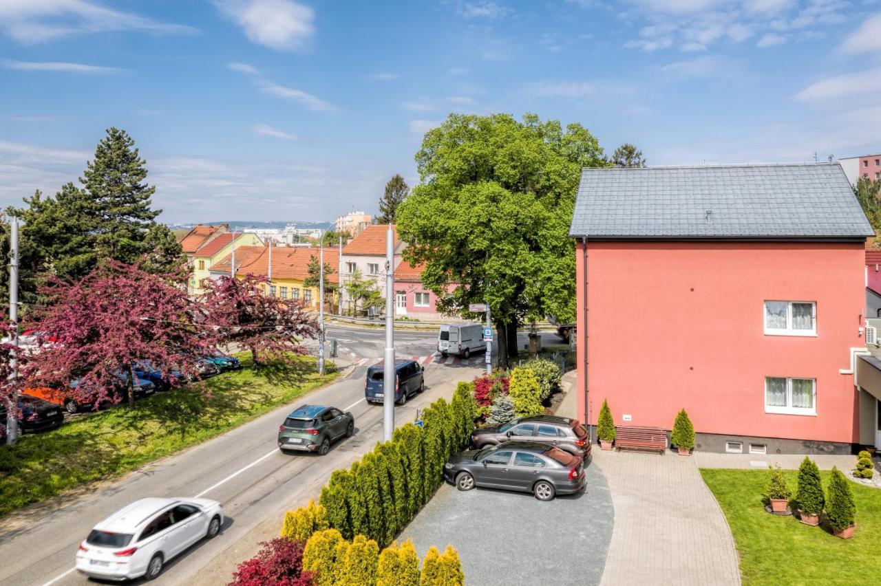 Elendris - Ubytovani U Kostela Brno Buitenkant foto